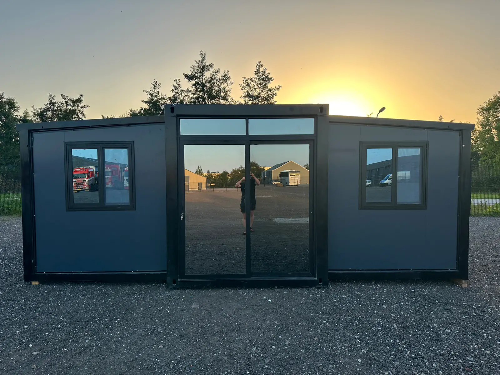 Wohncontainer Tiny House Luxe Schwarz – Bild 2
